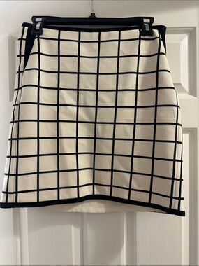 White House Black Market Black & White Windowpane Grid Mini Skirt 6P